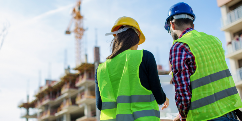 web_construction-workers-at-building-site_credit_istock-617878058.png