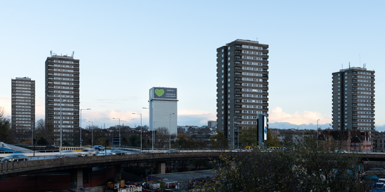 web_kensington-panaramic-of-grenfell-and-other-apartment-buildings_credit_guy_william_shutterstock_1854570577