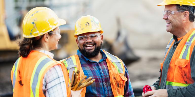 web_construction-workers-chatting_credit_istock-1332558192.jpg