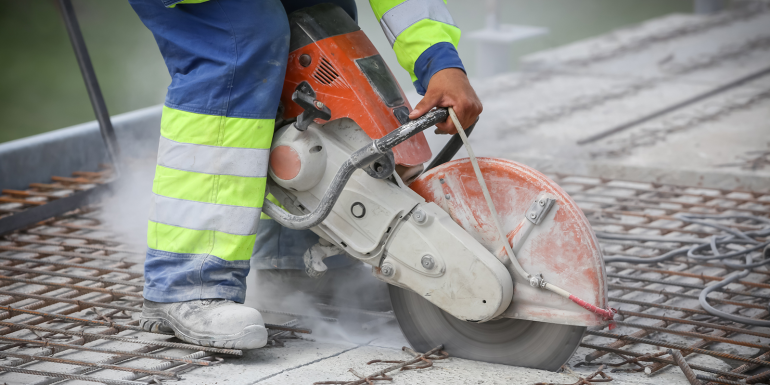 web_construction-worker_credit_istock-1170784676.png