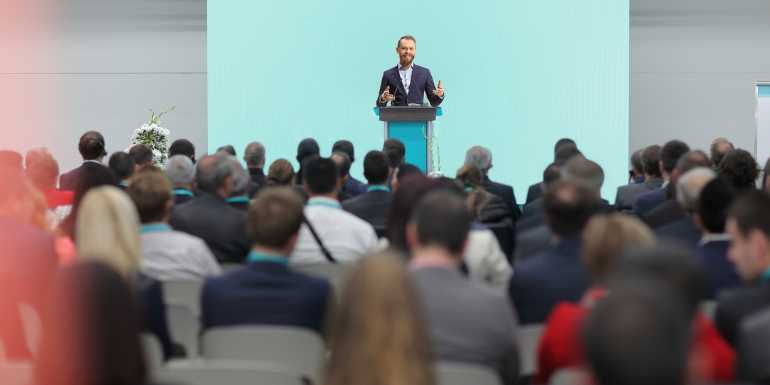 web_man-giving-speech_credit_istock-1368174640.png web_man-giving-speech_credit_istock-1368174640.png