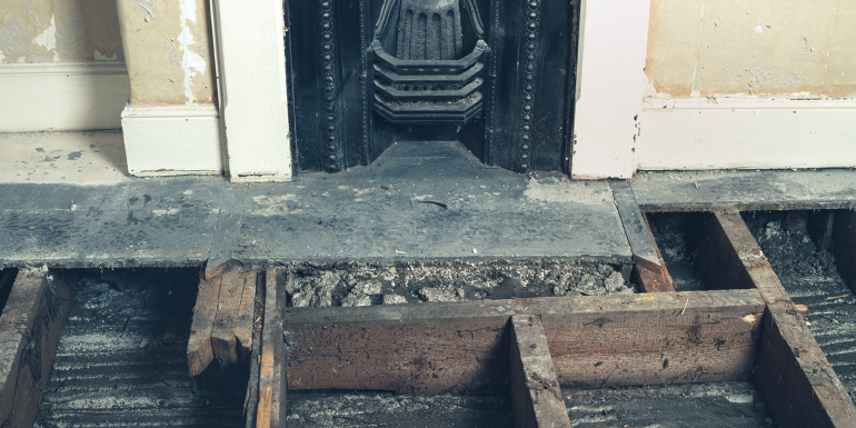 under the floorboards. CREDIT_alamy_hdr0hw