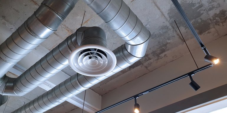 M-heat pump low temps.CREDIT_shutterstock_1958582290