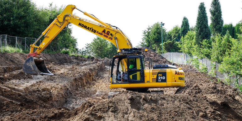 A Komatsu PC210LC-10 Hydraulic Excavator.CREDIT_alamy_eb7jtg