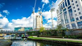 web_riverboats-on-the-canal-at-kings-cross_credit_istock-1216142226.jpg