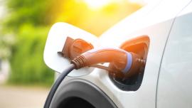 web_electric-vehicle-charging_credit_istock-1317950392.jpg